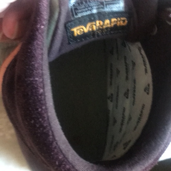 TEVA EMBER BOOTIES lightweight very comfortable. - Picture 6 of 8